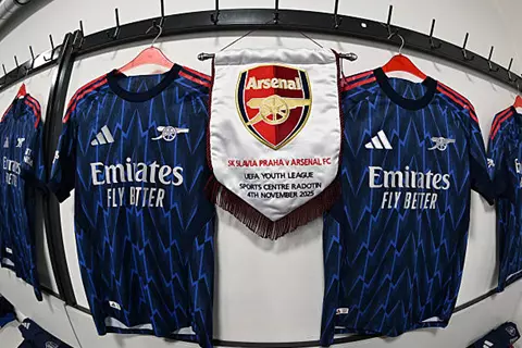 دقيقة بدقيقة.. أرسنال يواجه سلافيا براج في دوري أبطال أوروبا